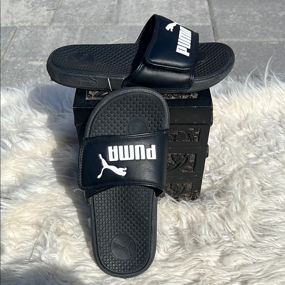 Kids Puma Black Sandals EUC SIZE 1
